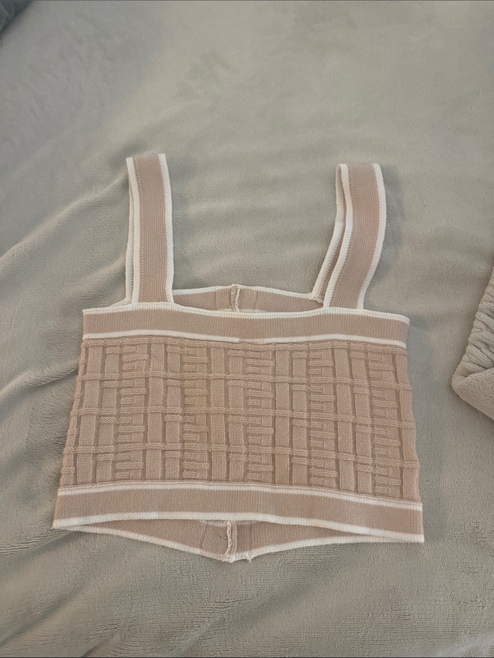 SHEIN Beige and White Textured Knit Button-Front Crop Top - Picture 2 of 3